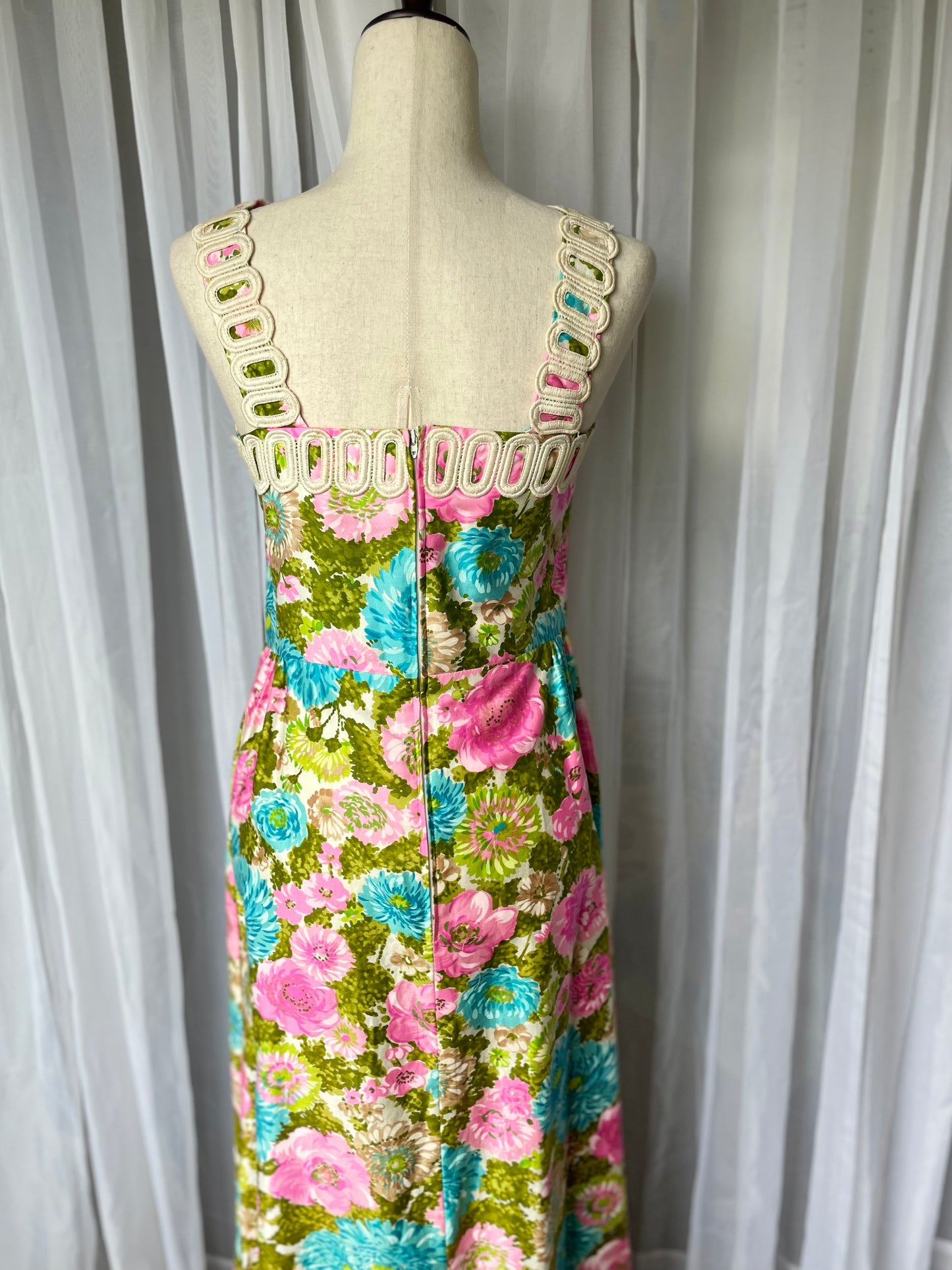 Vivid 1960s dahlia sheen floral maxi dress circa