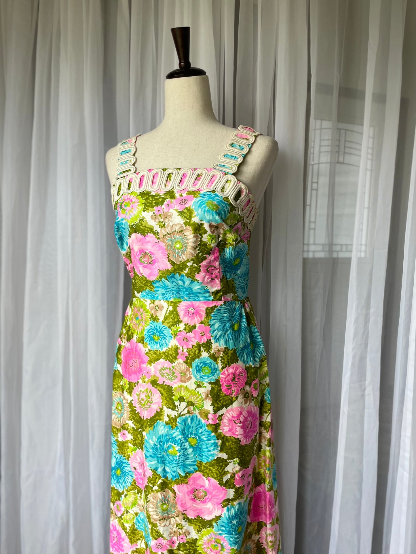 Vivid 1960s dahlia sheen floral maxi dress circa