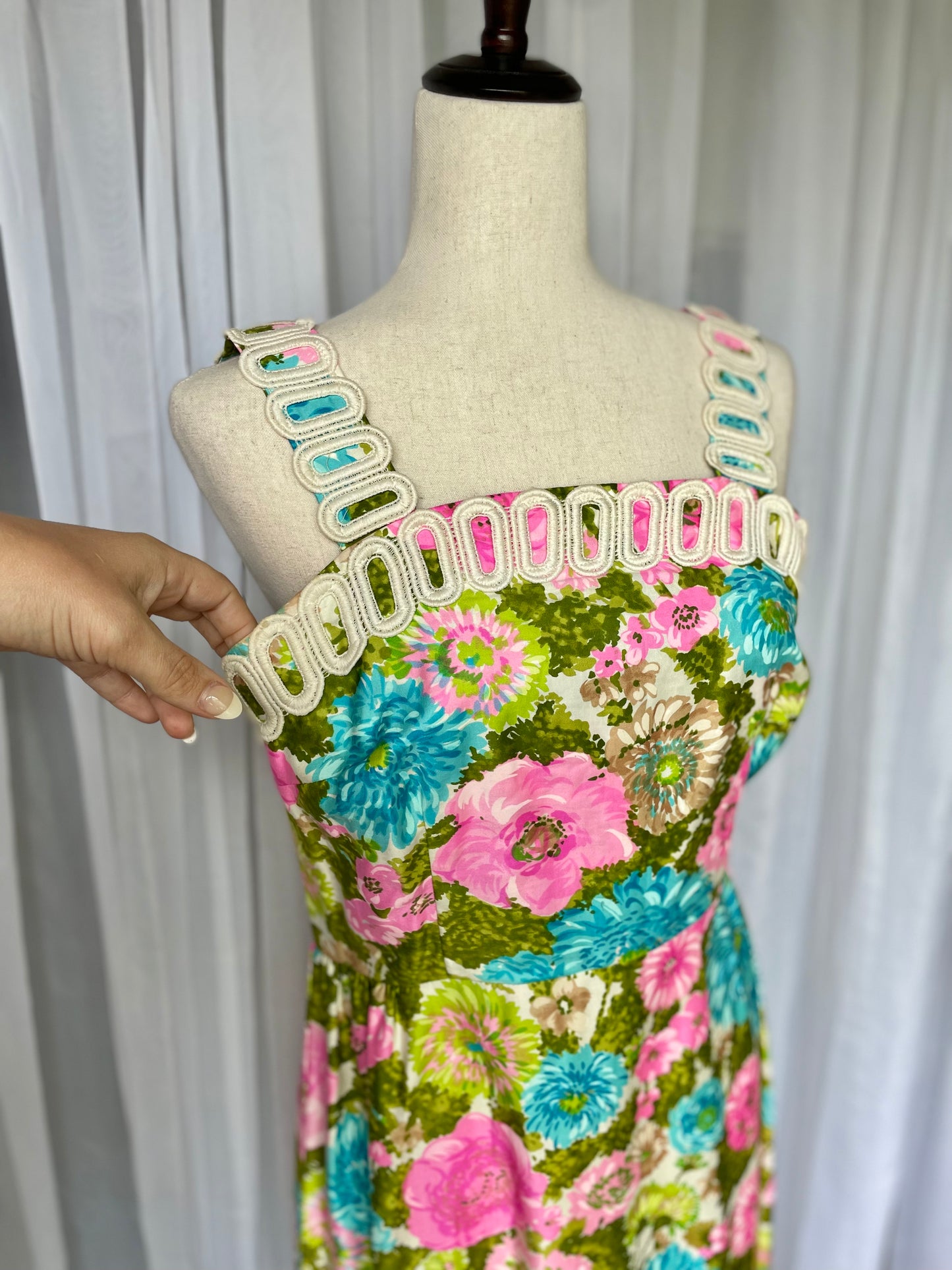 Vivid 1960s dahlia sheen floral maxi dress circa