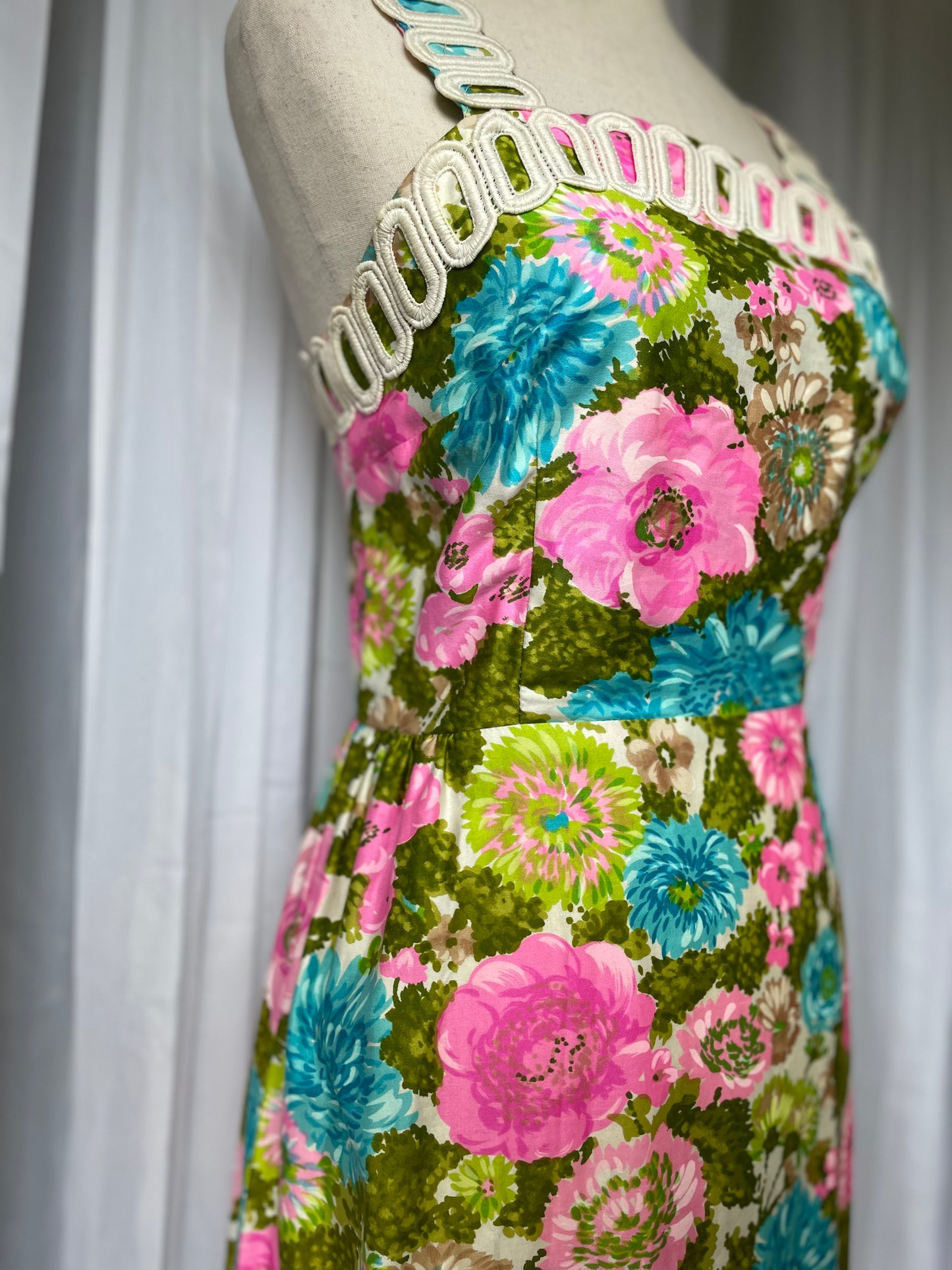 Vivid 1960s dahlia sheen floral maxi dress circa