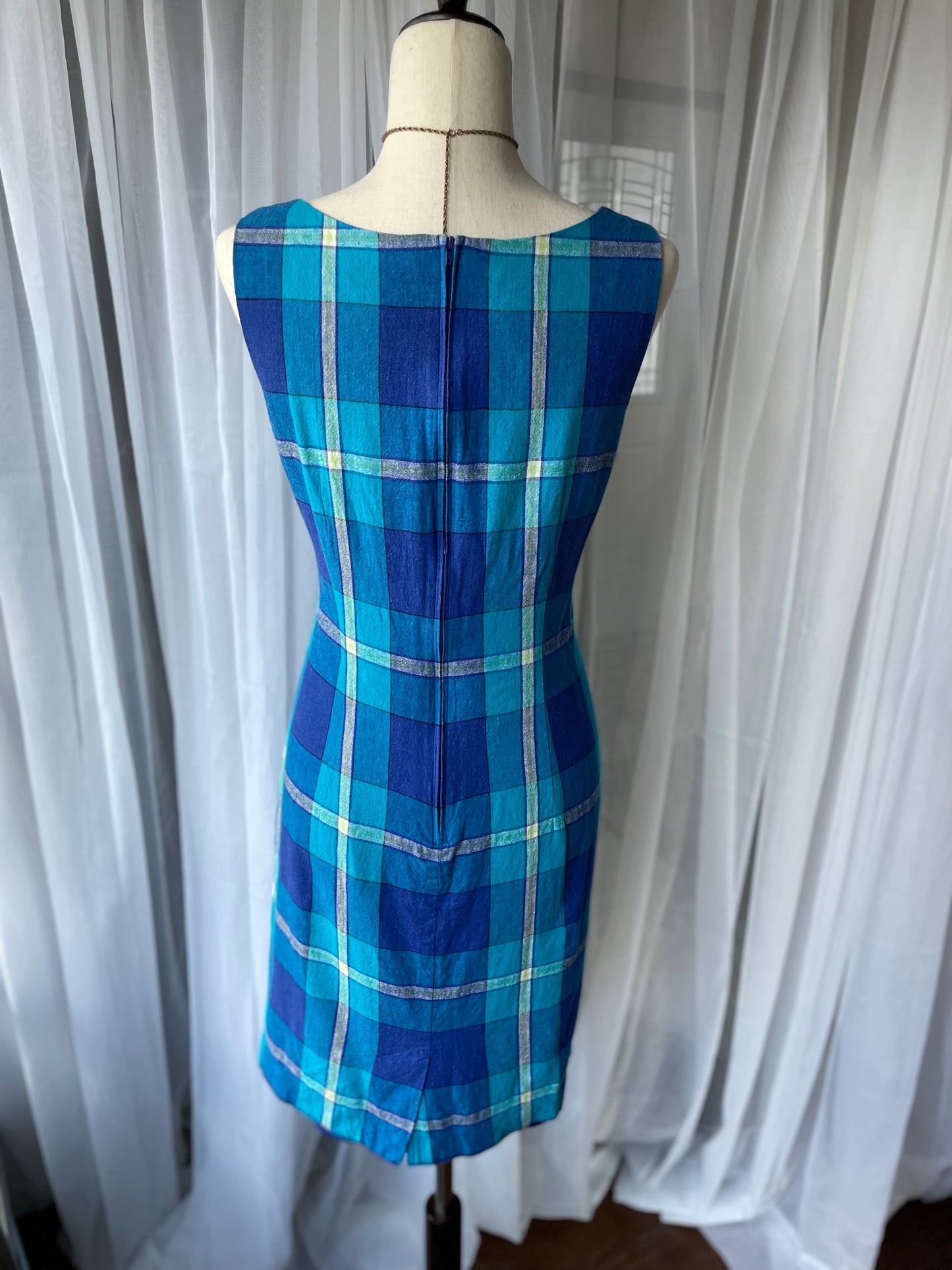 Vivid 90s plaid shift dress