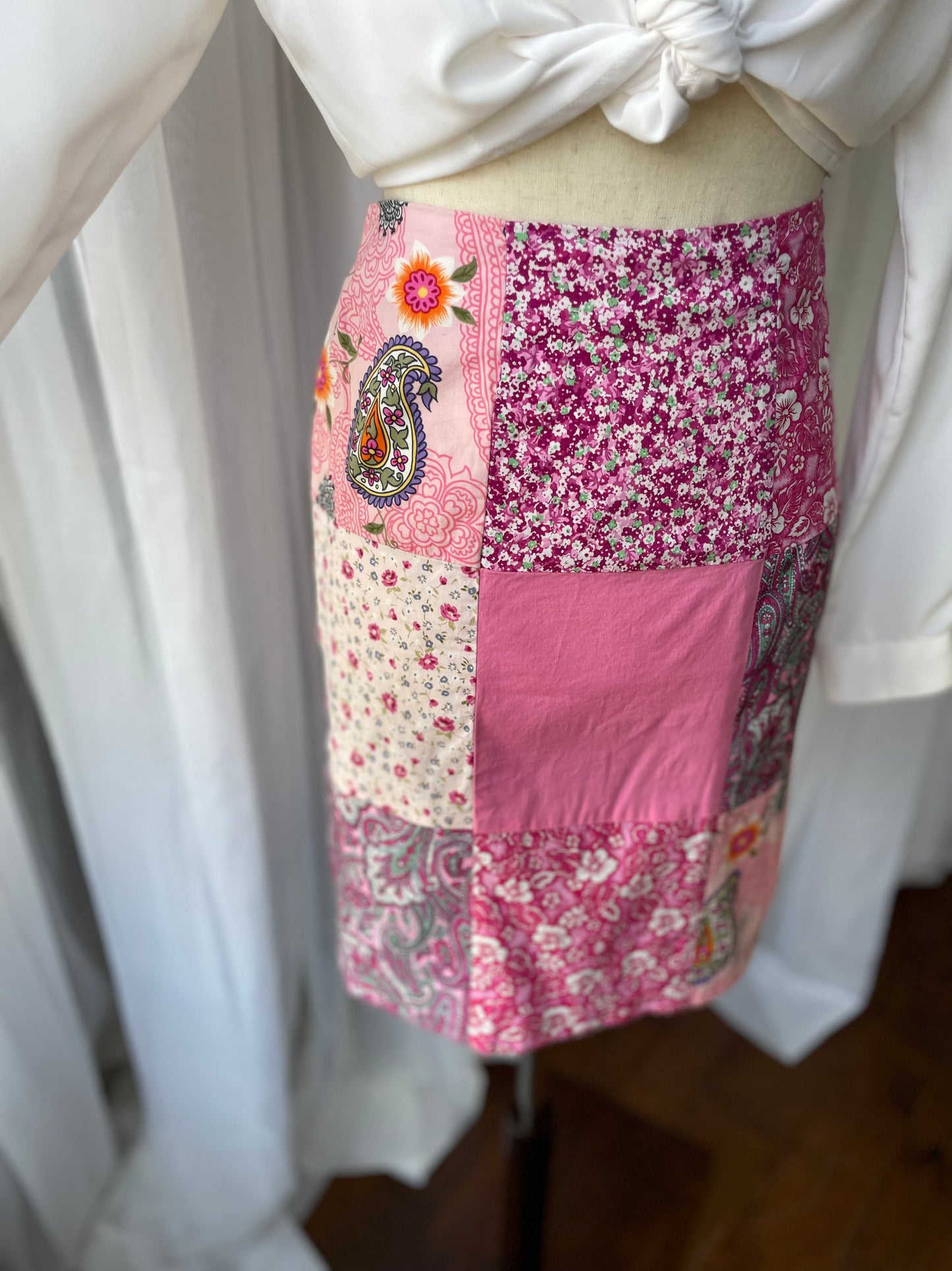 Fabulous  pink patchwork  90s mini skirt