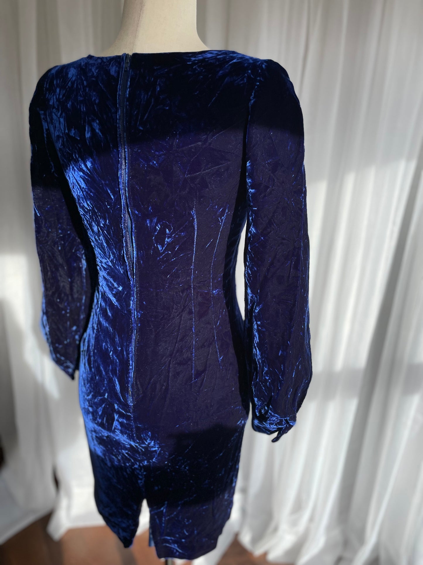 Sapphire blue velvet mini dress with balloon sleeves