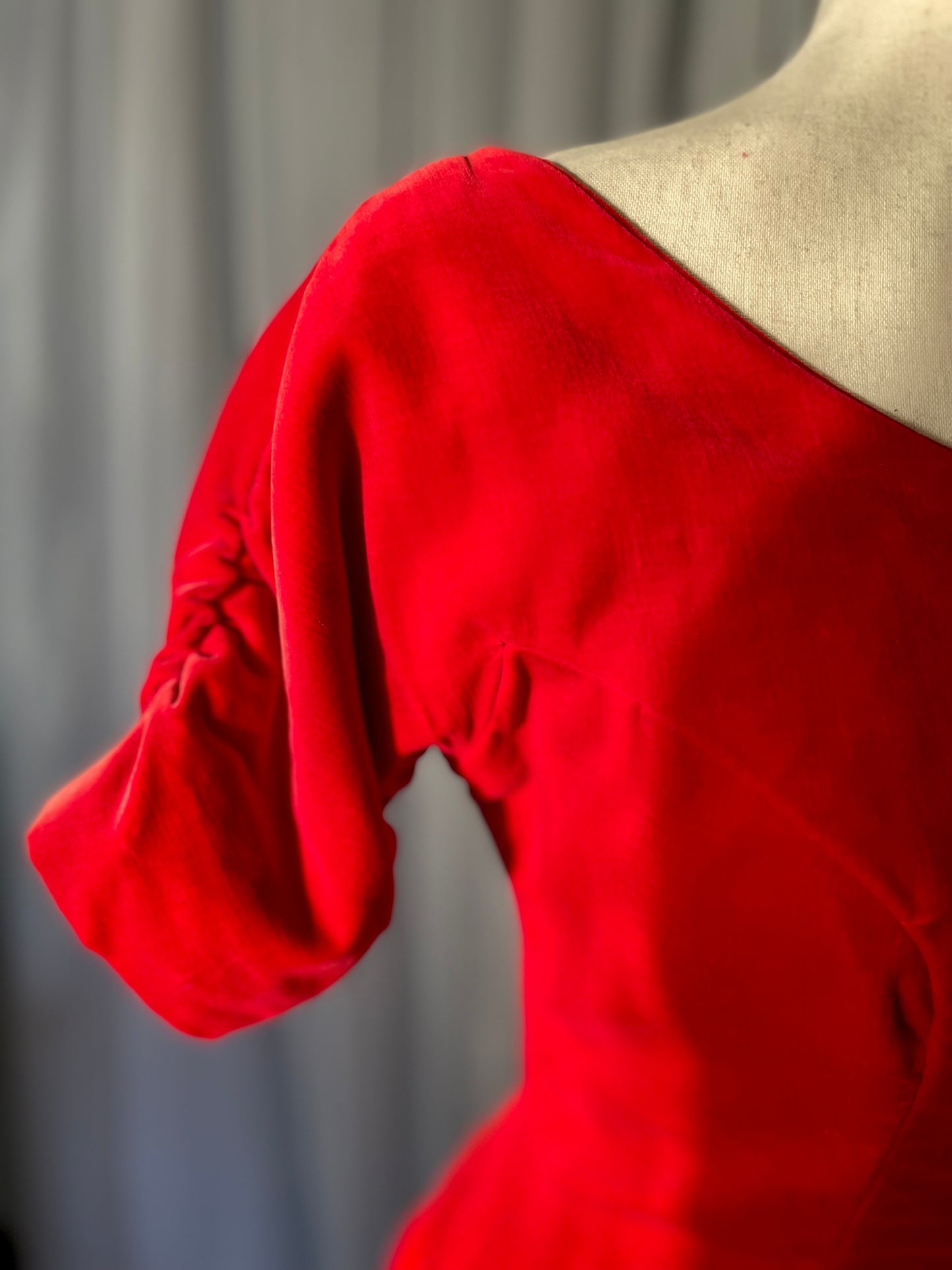 Gorgeous 1950s cherry red velvet party frock