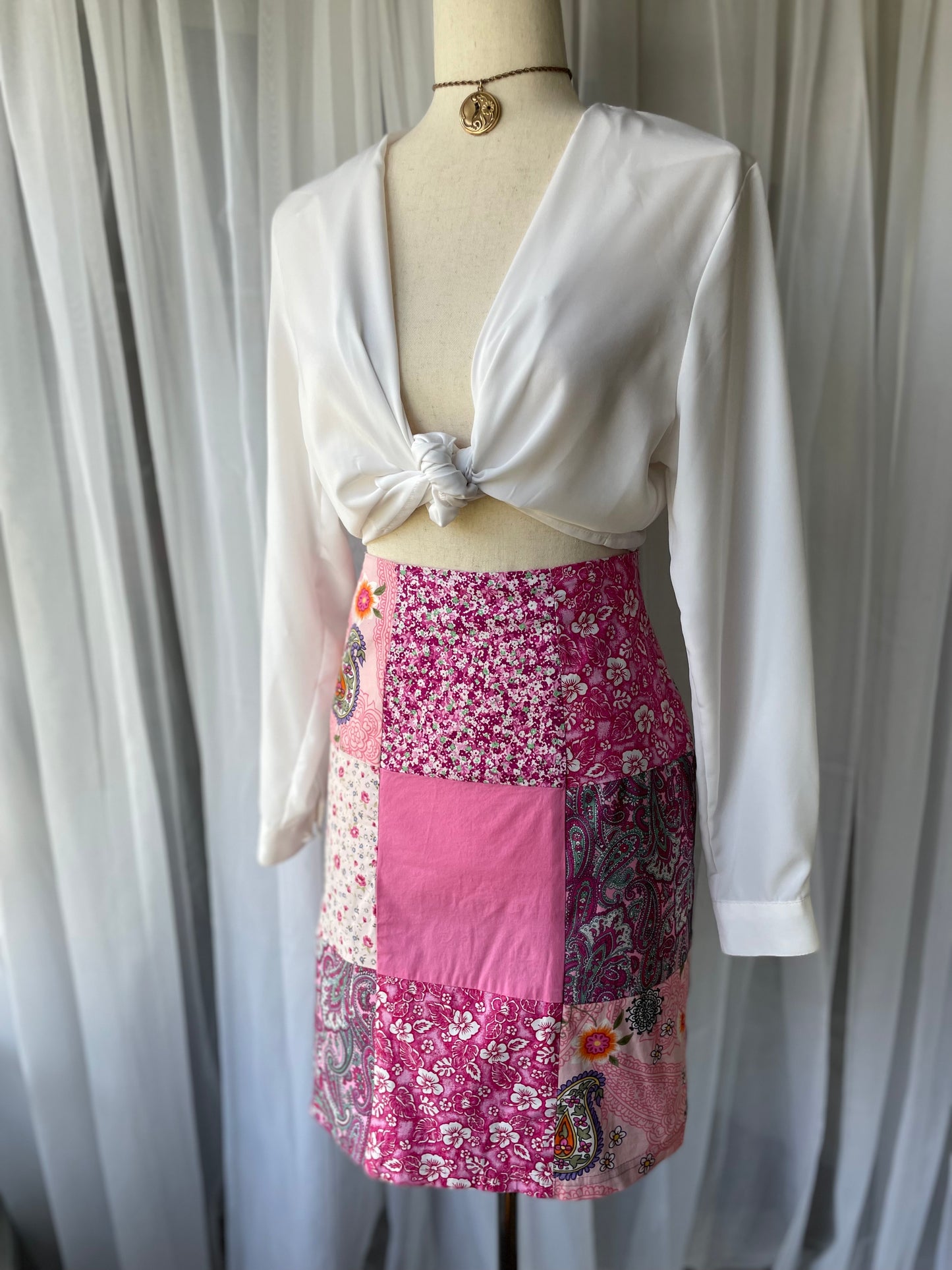 Fabulous  pink patchwork  90s mini skirt