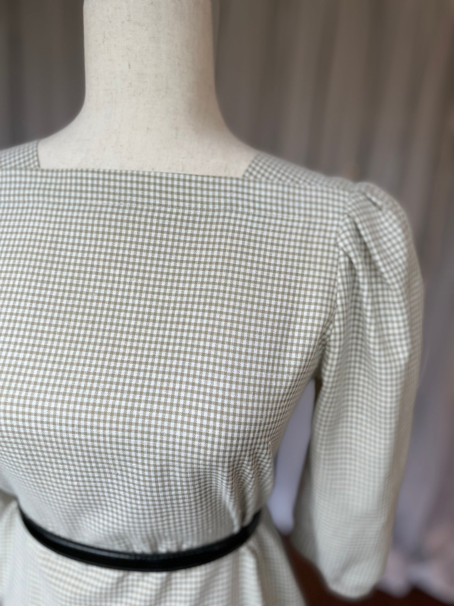 Taupe checkered button back puff-sleeve dress