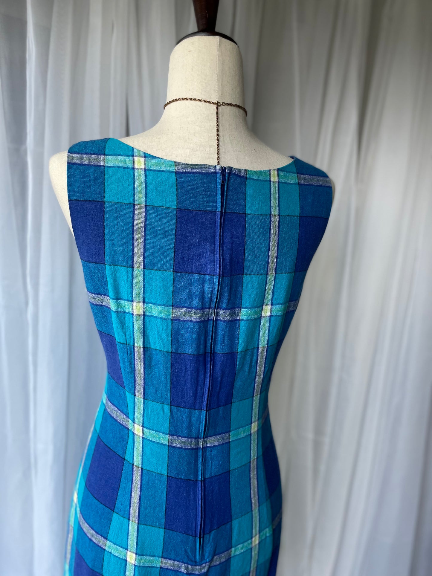 Vivid 90s plaid shift dress