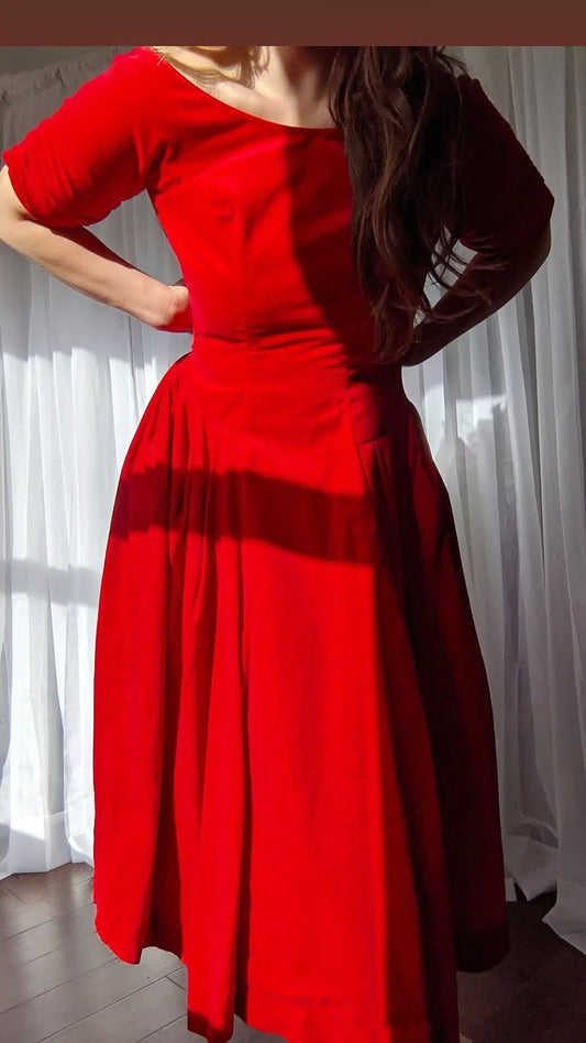 Gorgeous 1950s cherry red velvet party frock