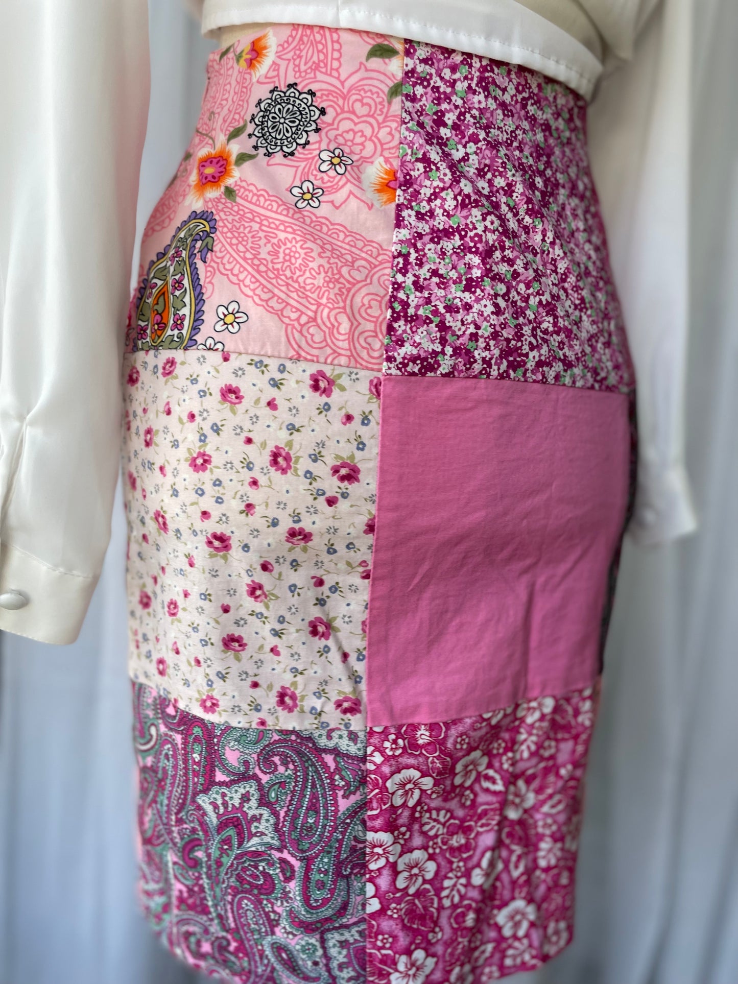 Fabulous  pink patchwork  90s mini skirt